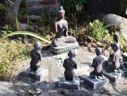 Taking Refuge In The Buddha