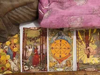 Tarot Reading, What Advice Does The Universe Have For Us