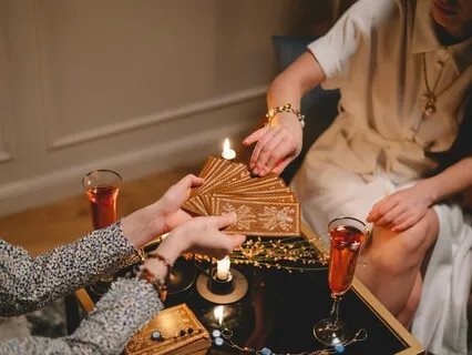 Tarot: Struggling To Choose A Path? Listen This For Clarity