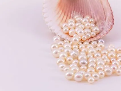 The Aphrodite Rose-Pearl Transmission