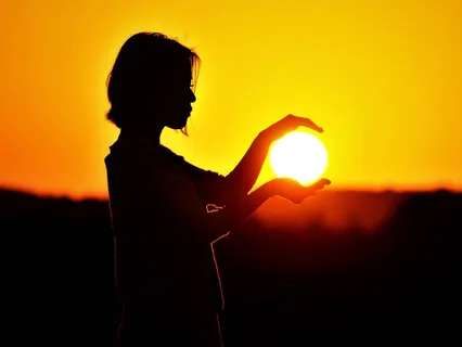 The Feminine Sun: Invoking The Divine Rays of Unity, Balance, Protection, Beauty, Love, & Bliss