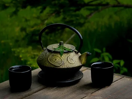 The Illusion Of The Tea Kettle 