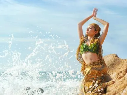 The Mermaid, She Dreams - Calming Harp & Seascape