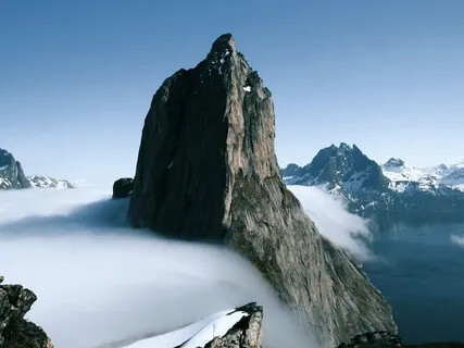 The Mountains Beckon The Light – Uplifting Instrumental Piano Music