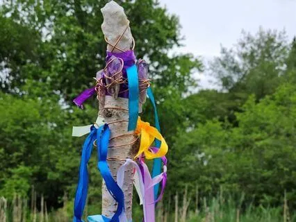 The Queen Of Wands (Tarot) - Empowering Your Truth