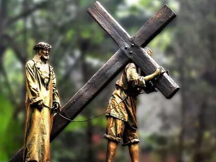 The Rosary - The Fourth Sorrowful Mystery - Whispered