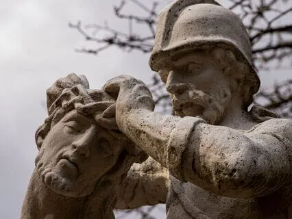 The Rosary - The Third Sorrowful Mystery - Whispered