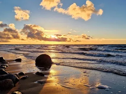 The White Noise Of The Coast - Ocean Sounds - Filey Beach UK