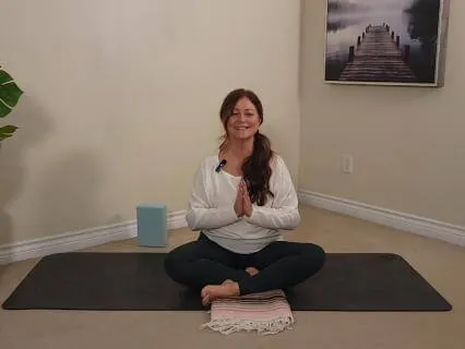 Relieve Tight Hips & Low Back | 22 min Therapeutic Yoga