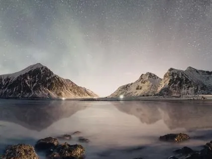 Theta Dreamflow – 7 Hz Binaural Sleep Music