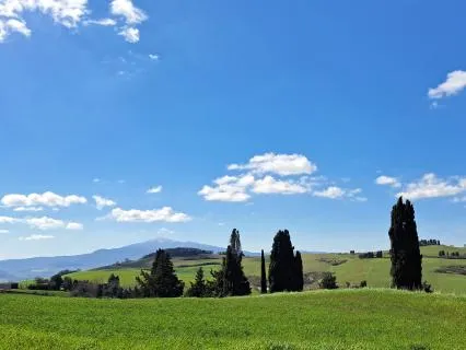 Thoughts Come And Go – A Short Mindfulness Meditation