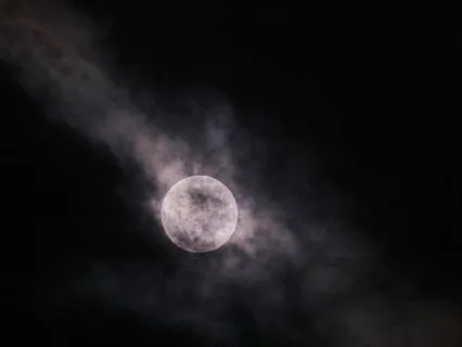 Thoughts Won't Slow Down? 528 Hz To Quiet The Night