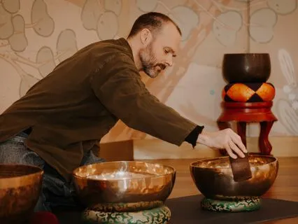 Tibetan Singing Bowls In G