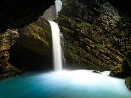 Tiny Waterfall - Deep Relaxation (Binaural Beats)