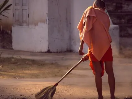 Towards The Light: An Advent Journey - Day 10 Clear Clutter