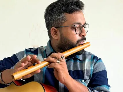 Tranquil Duet: Soft & Gentle Harmony On Woodwinds & Guitar