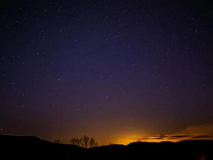 Tranquil Night: Ambient Music & Binaural Beats for Sleep