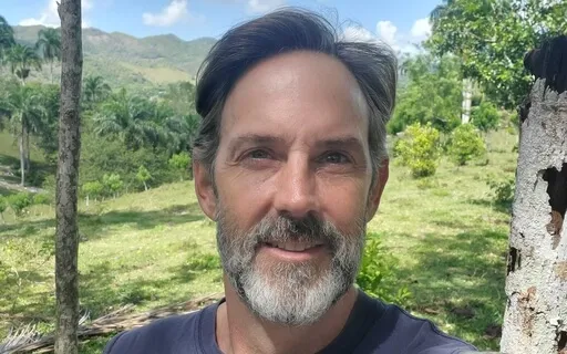 Trust -Life, Lessons, & Laughter W/ Glenn Ambrose 1-17-22