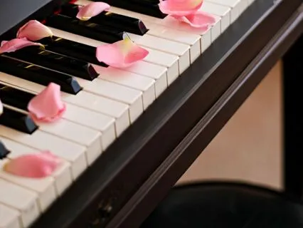 Universal Essence – Pure Piano For Stress And Anxiety Relief