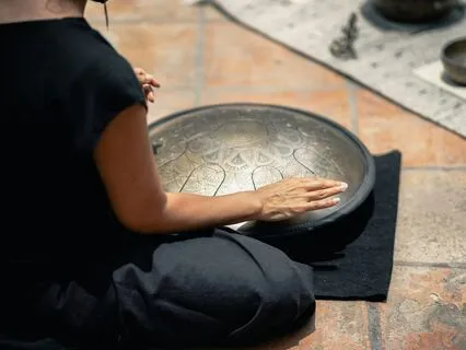 Journey To The Center Of The Earth, Hang Drum Sounds