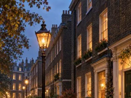 Victorian London: A  Cosy Rainy Evening Sleep Story
