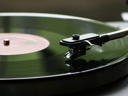 Vinyl Crackle  |  Relaxing Sounds For Stress Relief, Relaxation & Sleeping