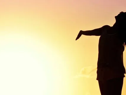 Wake Up To A Good Morning With This Sunbath Ritual