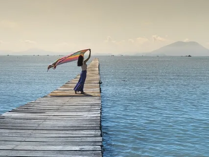 Walk Along The Pier (Piano Based Practice)