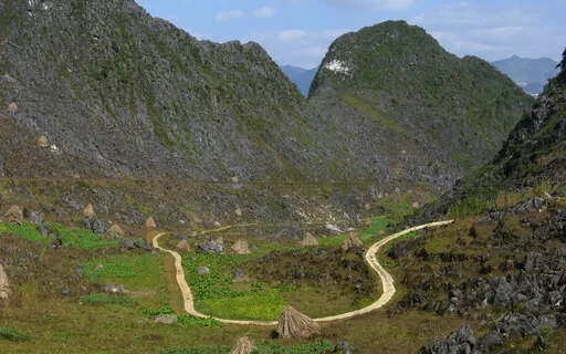 Walk With Wind - Flute & Singing Bowl Meditation