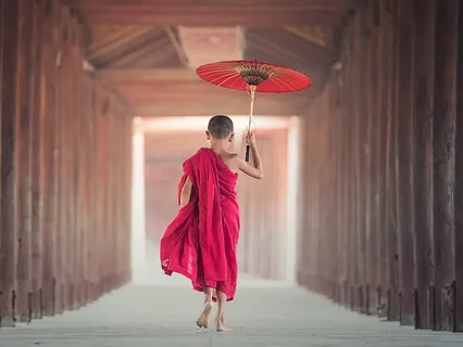 Walking Meditation At The Kakku Pagoda