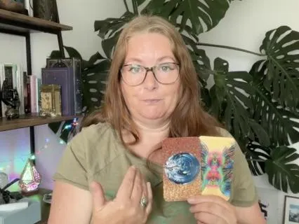 Weekly Tarot Reading To Release, Realign & Rise