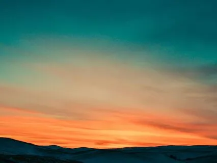 Weightless Moment And Tranquil Horizons