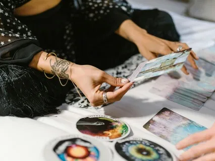 What Does Your Love Life Need To Heal? Tarot Reading