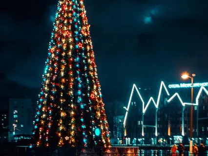 Winter Window Christmas Lofi — Soft & Calm。