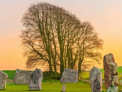 Witch Country Wanders: The Singing Stones Of Avebury