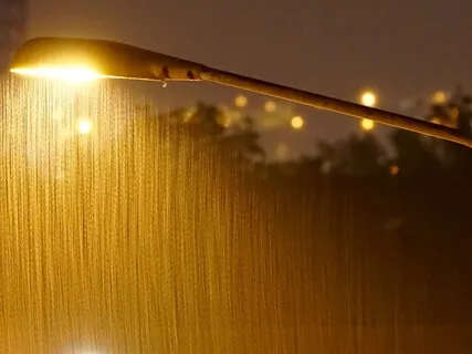 Wohltuende Regengeräusche mit Musik