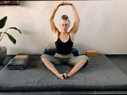 Grounding Yoga Flow / Restorative Yoga With Props