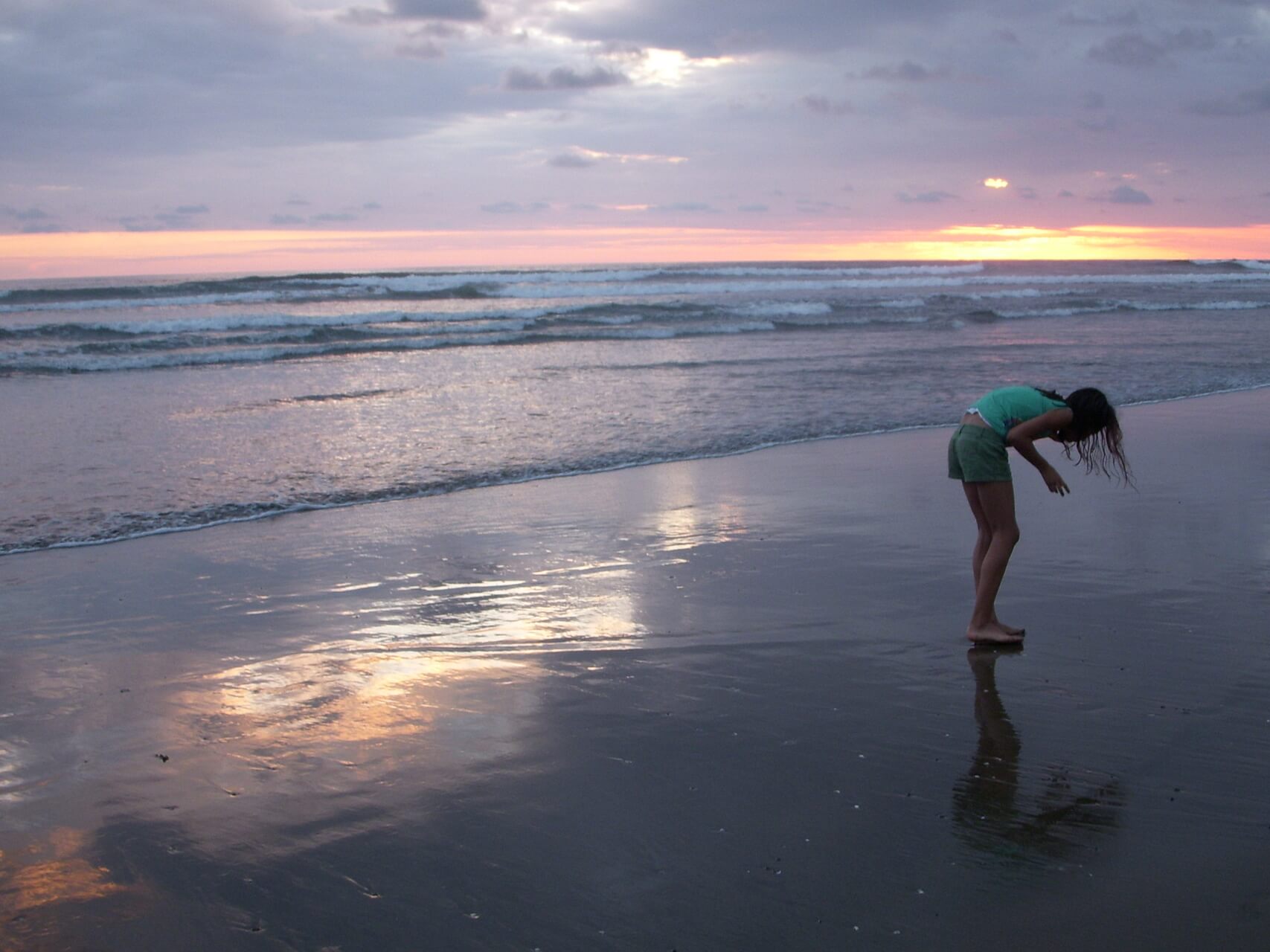 Sleeping With Hawaii Waves At Midnight 